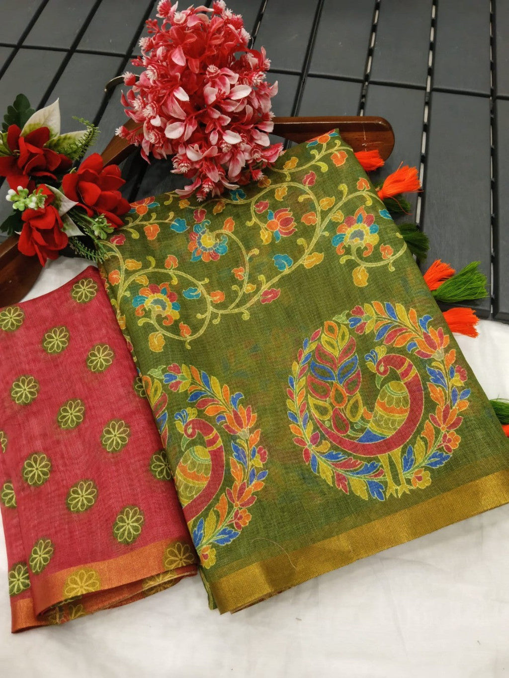 Graceful Green Linen Saree with Ethnic Printed Border Design