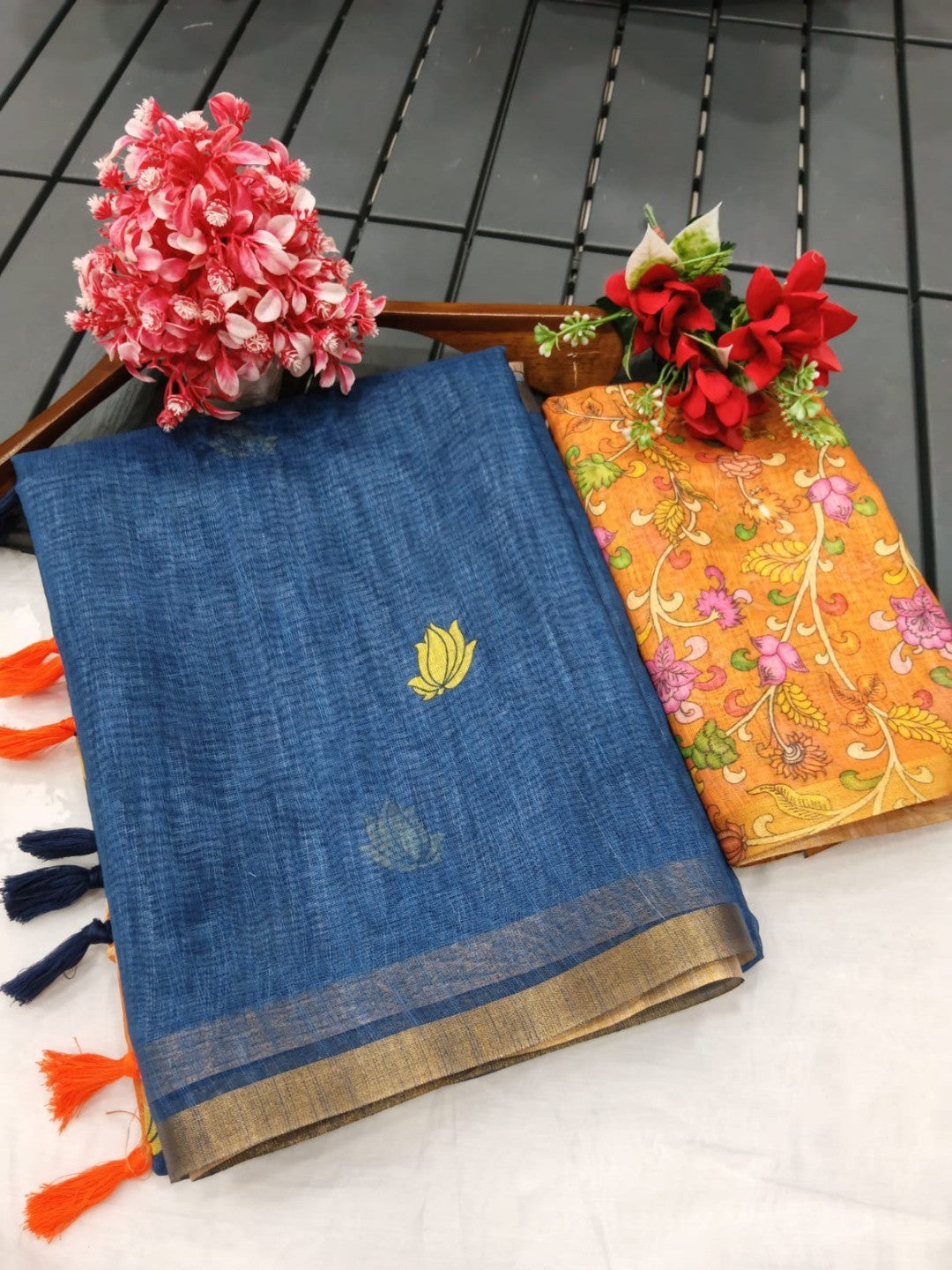 Stylish Blue Linen Saree with Elegant Floral Border Detailing