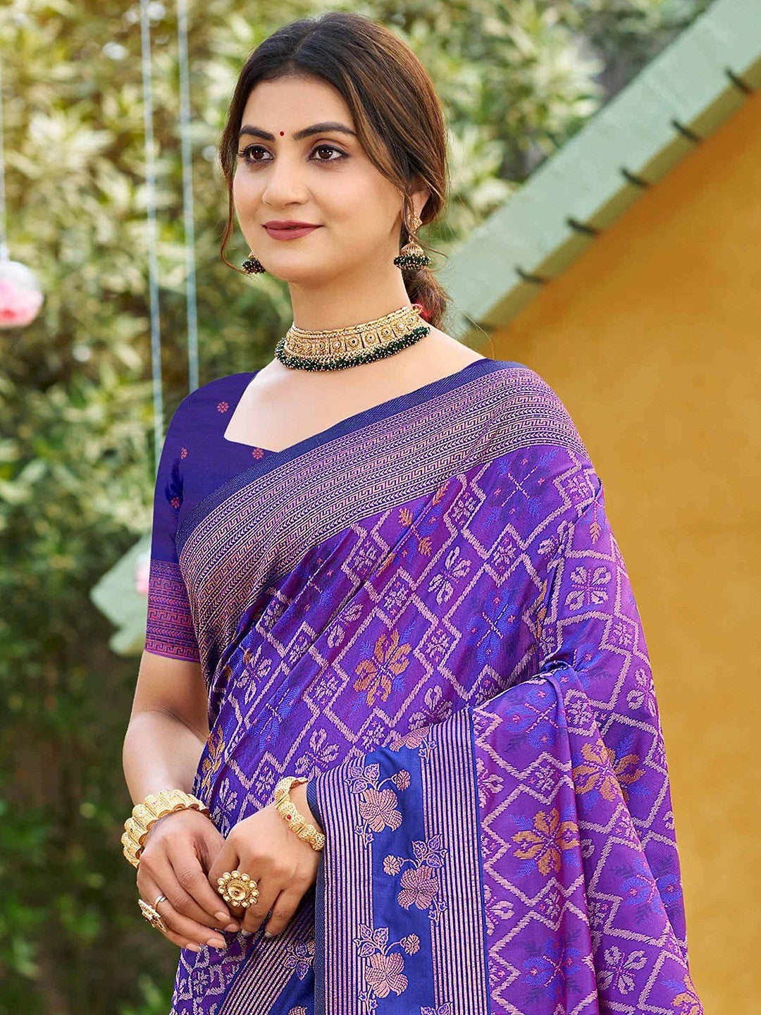 Ethnic Violet Floral & Geometric Zari Weaving Silk Blend Saree With Tassels Pallu