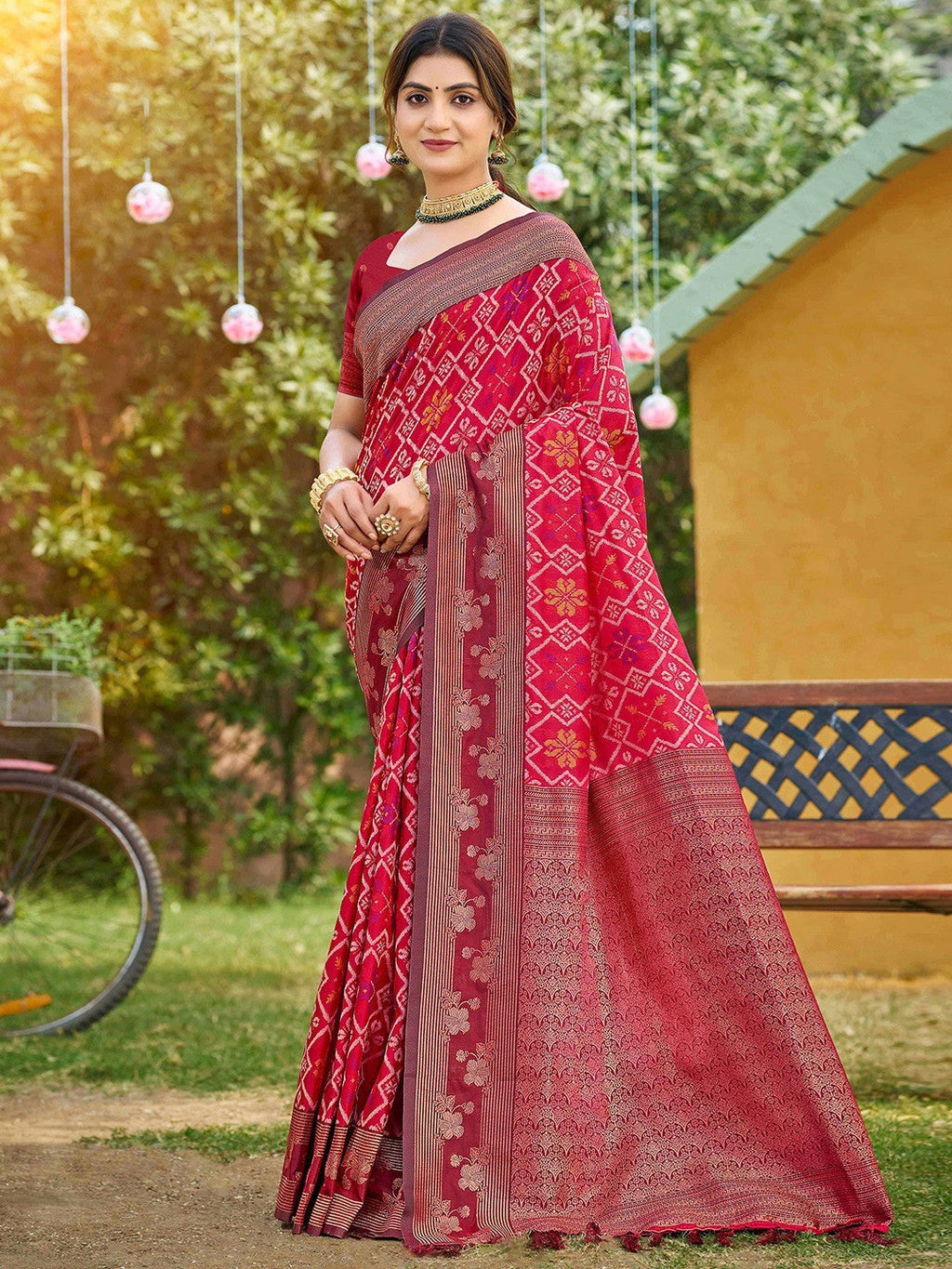 Ethnic Pink Floral & Geometric Zari Weaving Silk Blend Saree With Tassels Pallu