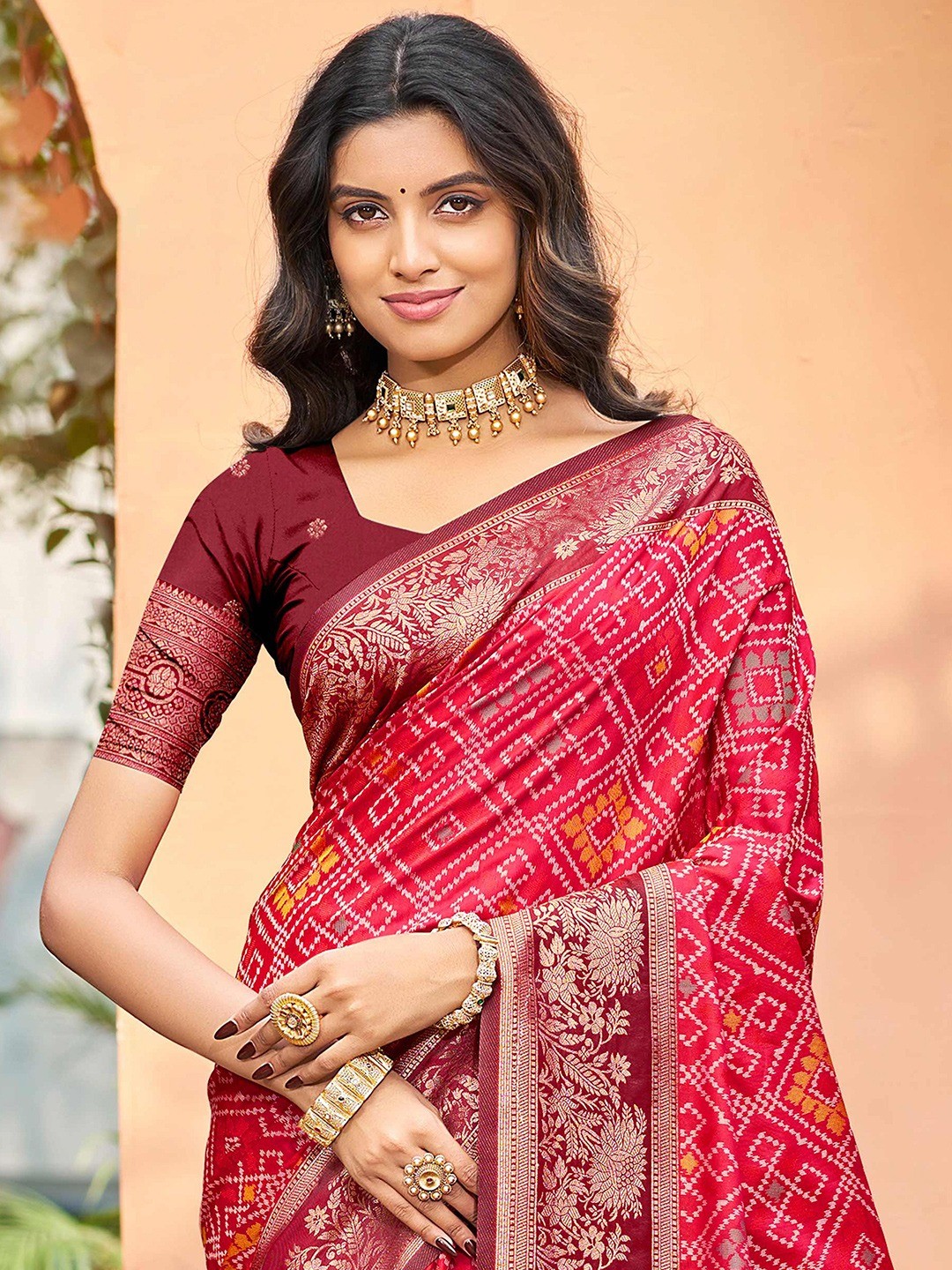 Timeless Pink Geometric & Floral Design Weaving Silk Blend Saree With Stylish Tassels Pallu