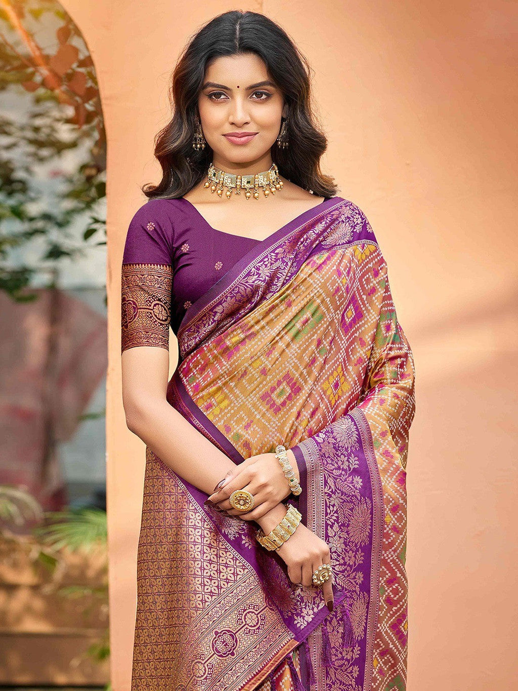 Timeless Dark Mustard Geometric & Floral Design Weaving Silk Blend Saree With Stylish Tassels Pallu