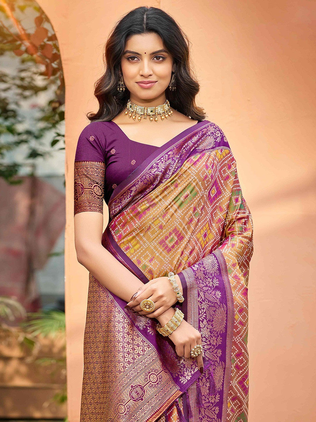 Timeless Dark Mustard Geometric & Floral Design Weaving Silk Blend Saree With Stylish Tassels Pallu