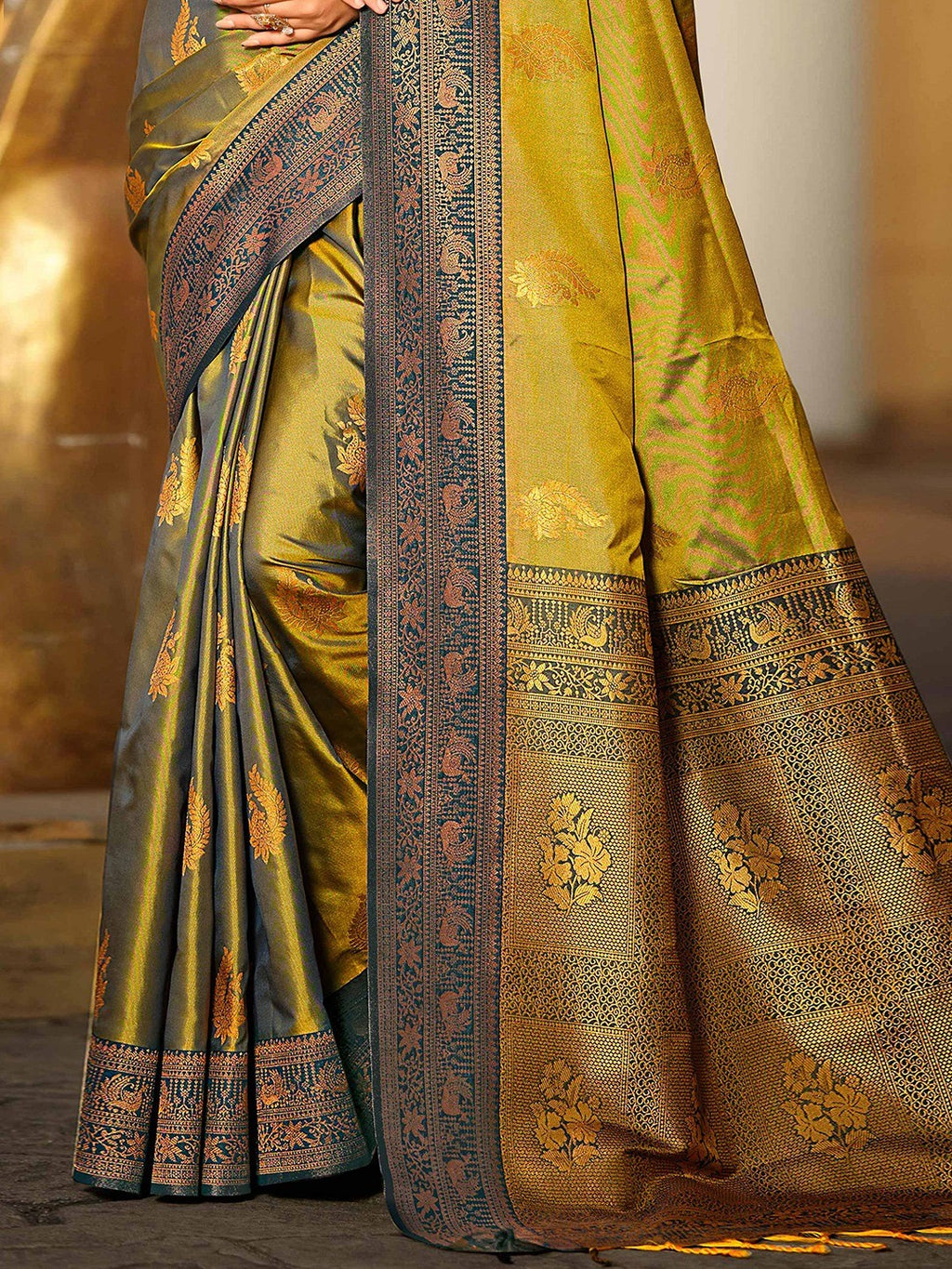 Classic Mehendi Green Peacock & Floral Motif Zari Woven Silk Blend Saree With Decorative Tassel Pallu