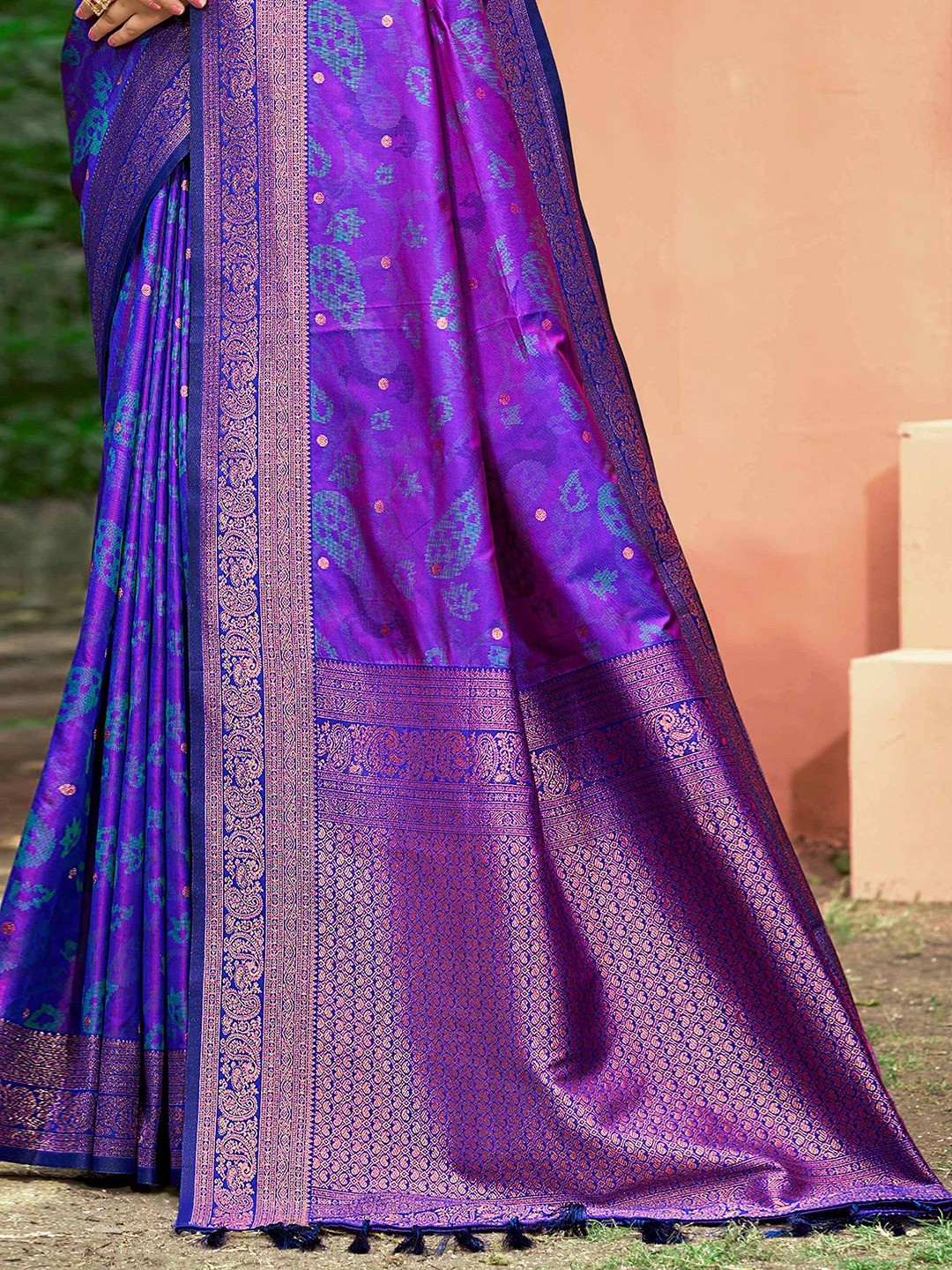 Luxury Violet Zari Woven Silk Blend Saree With Paisley Motif Border & Attractive Tassel Pallu