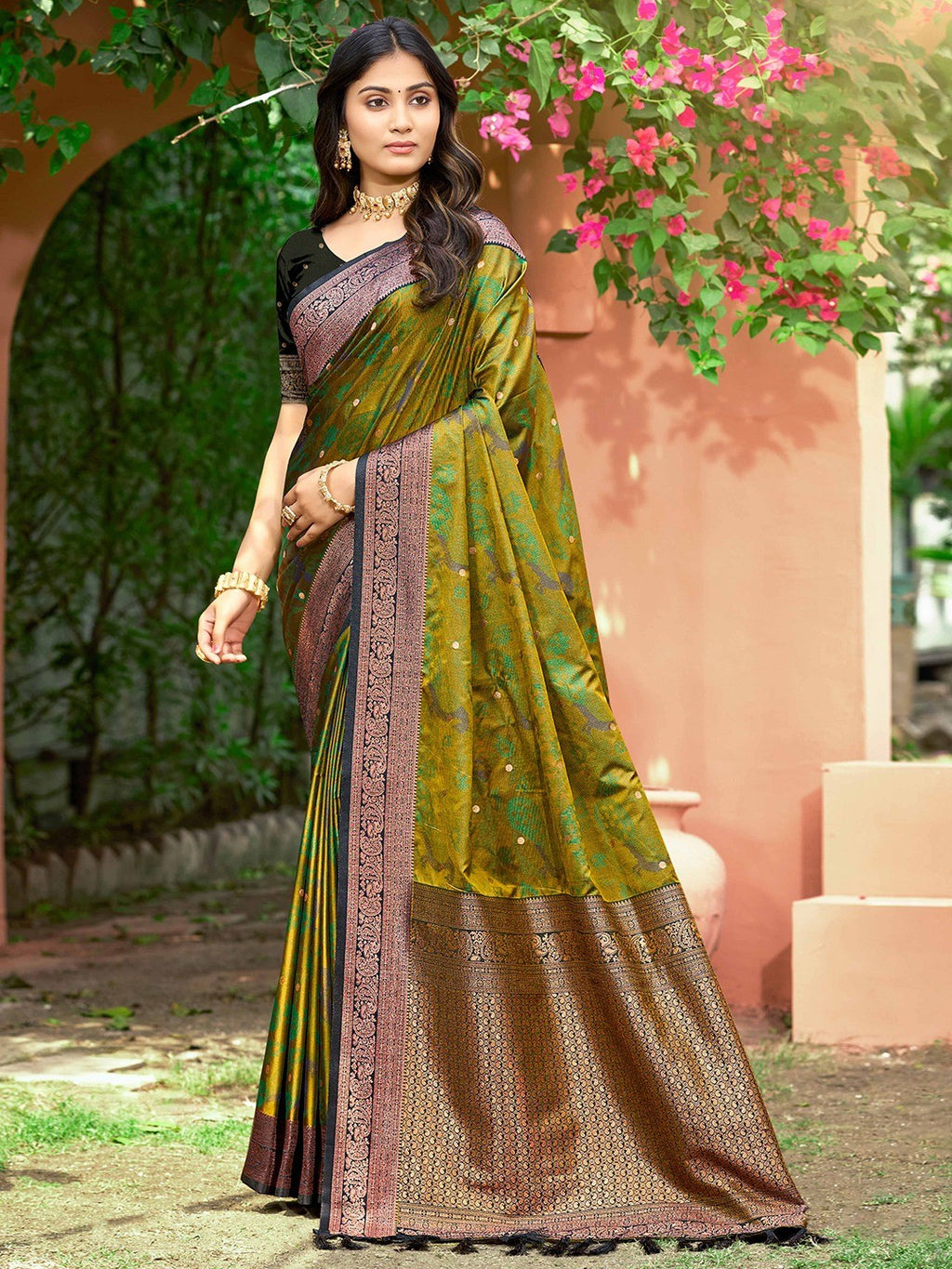 Luxury Mehendi Green Zari Woven Silk Blend Saree With Paisley Motif Border & Attractive Tassel Pallu