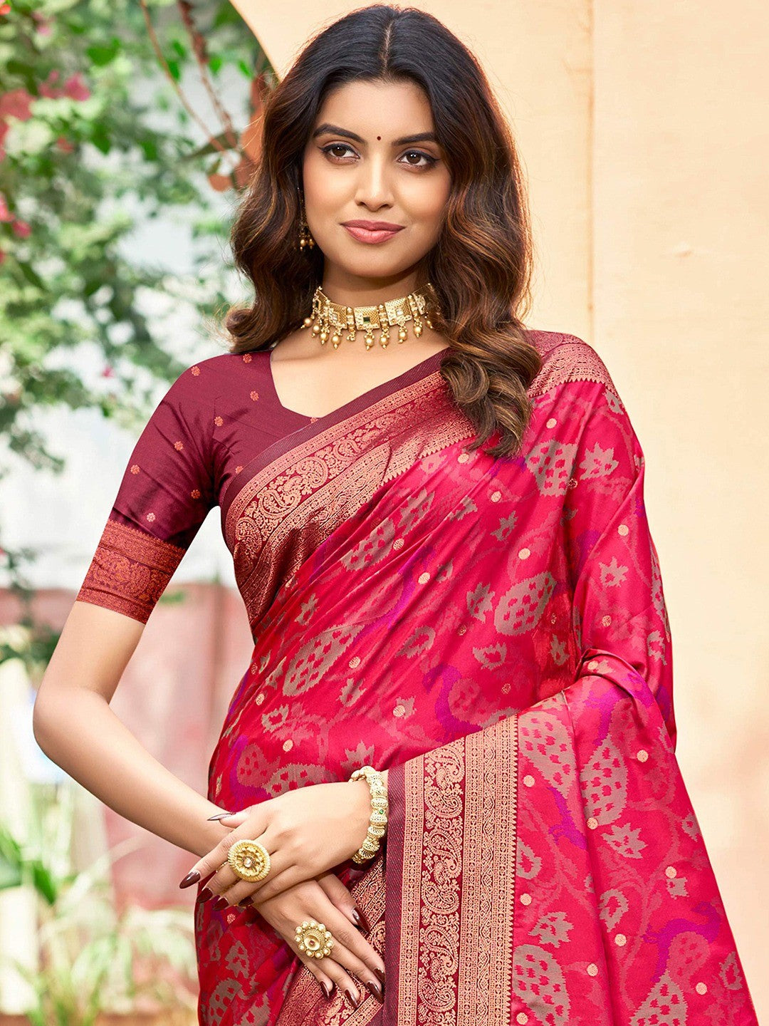 Luxury Pink Zari Woven Silk Blend Saree With Paisley Motif Border & Attractive Tassel Pallu