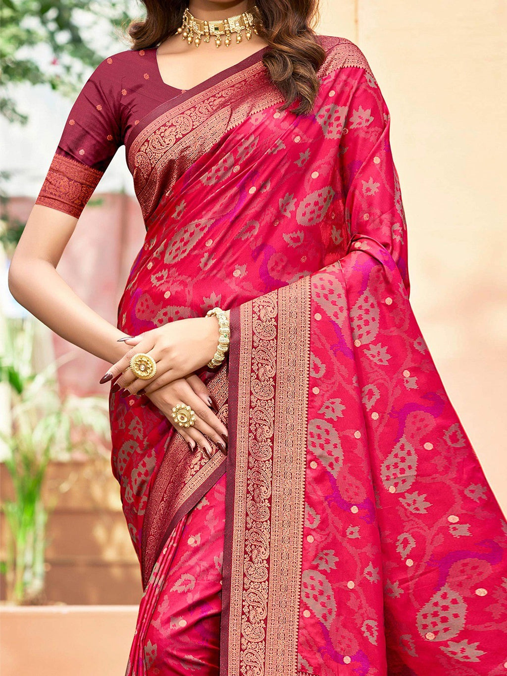 Luxury Pink Zari Woven Silk Blend Saree With Paisley Motif Border & Attractive Tassel Pallu