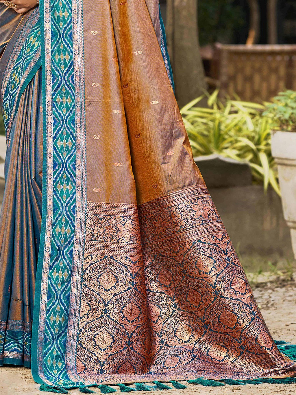 Graceful Brown Paisley & Floral Design Zari Work Silk Blend Saree With Attractive Tassels Pallu