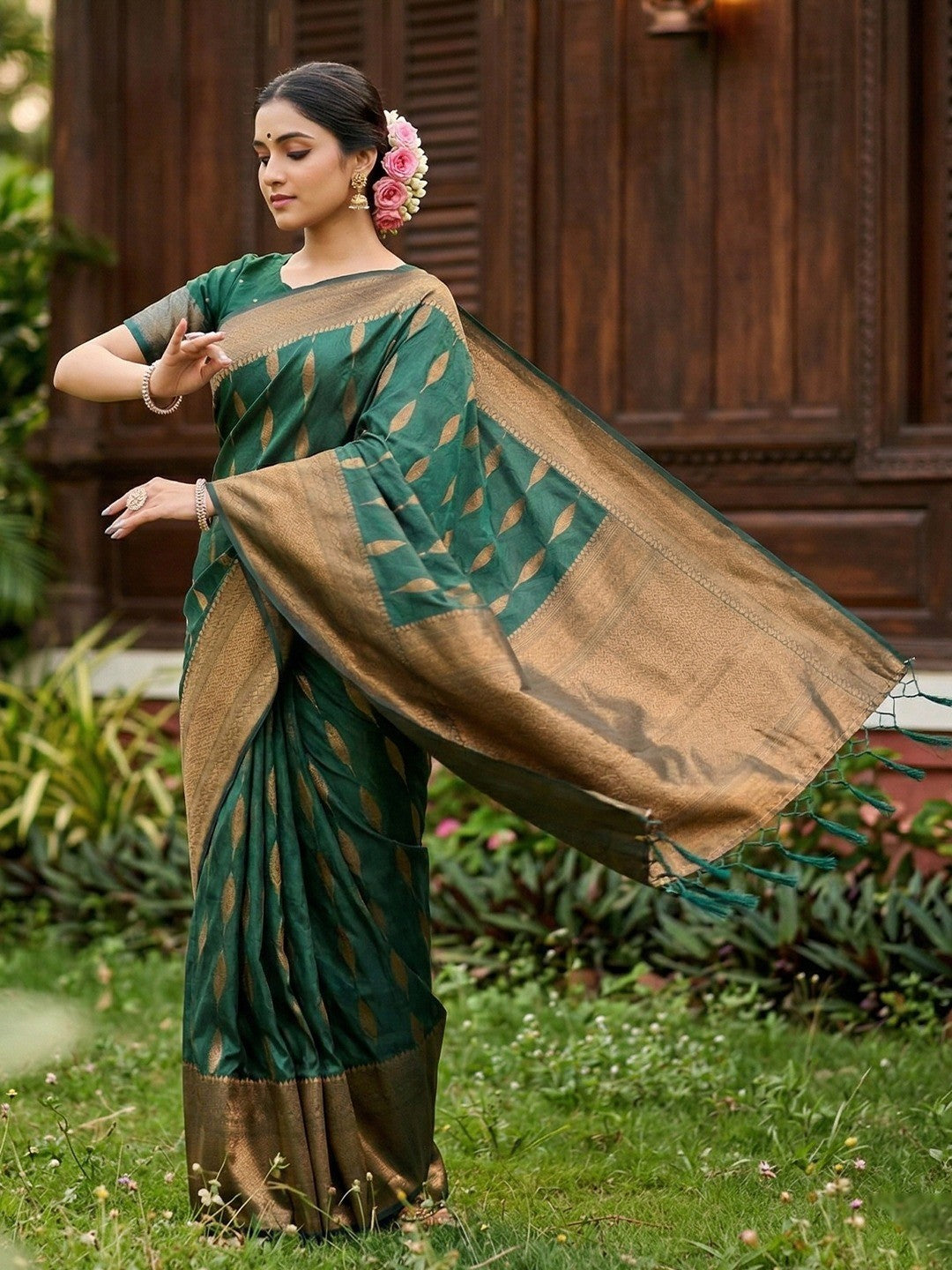 Green Silk Blend Saree with Woven Design and Border Comfortable Ethnic Wear