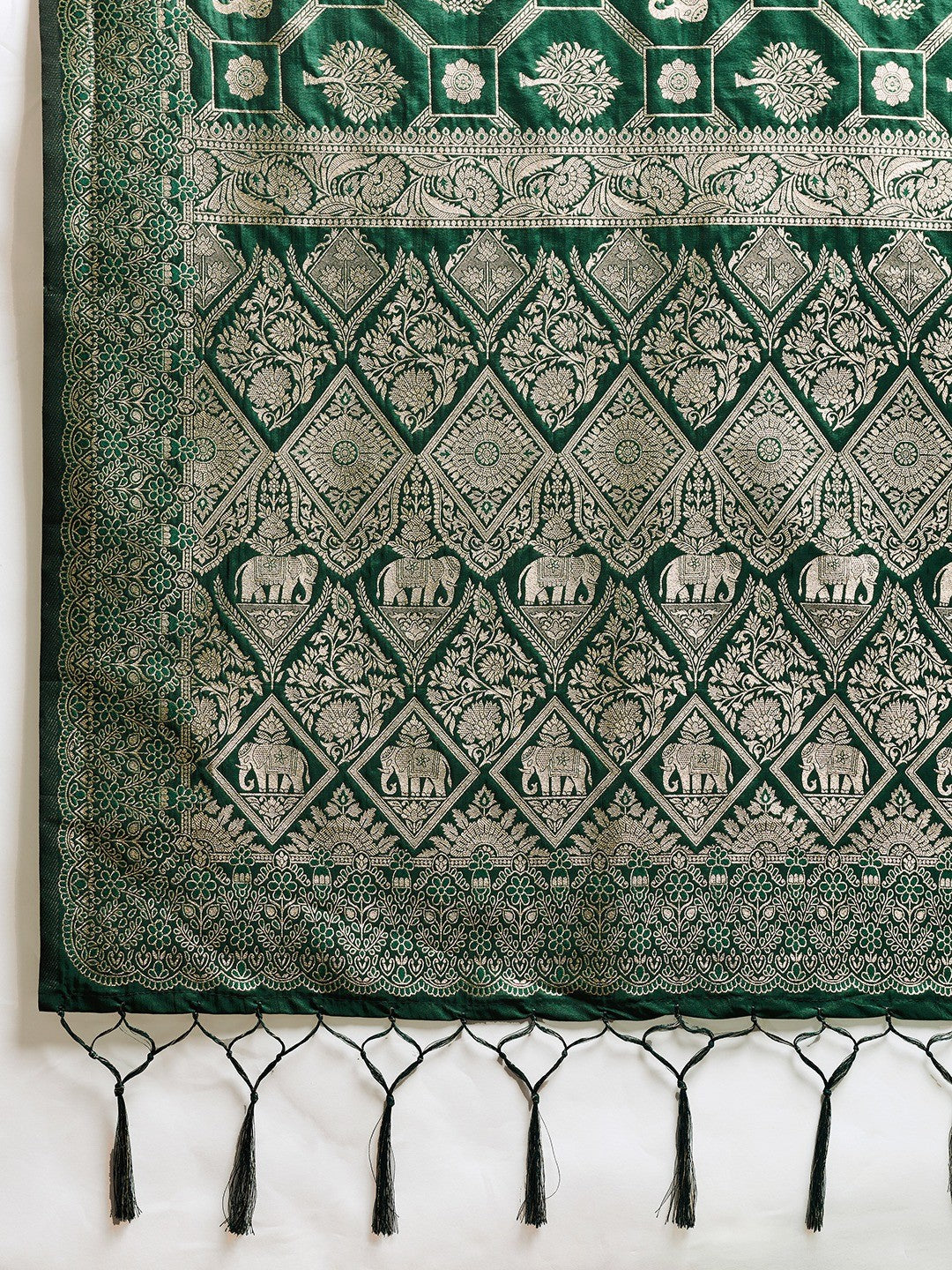 Graceful Green Floral & Elephant Motif Silk Blend Saree With Zari Weaving & Tassels Pallu
