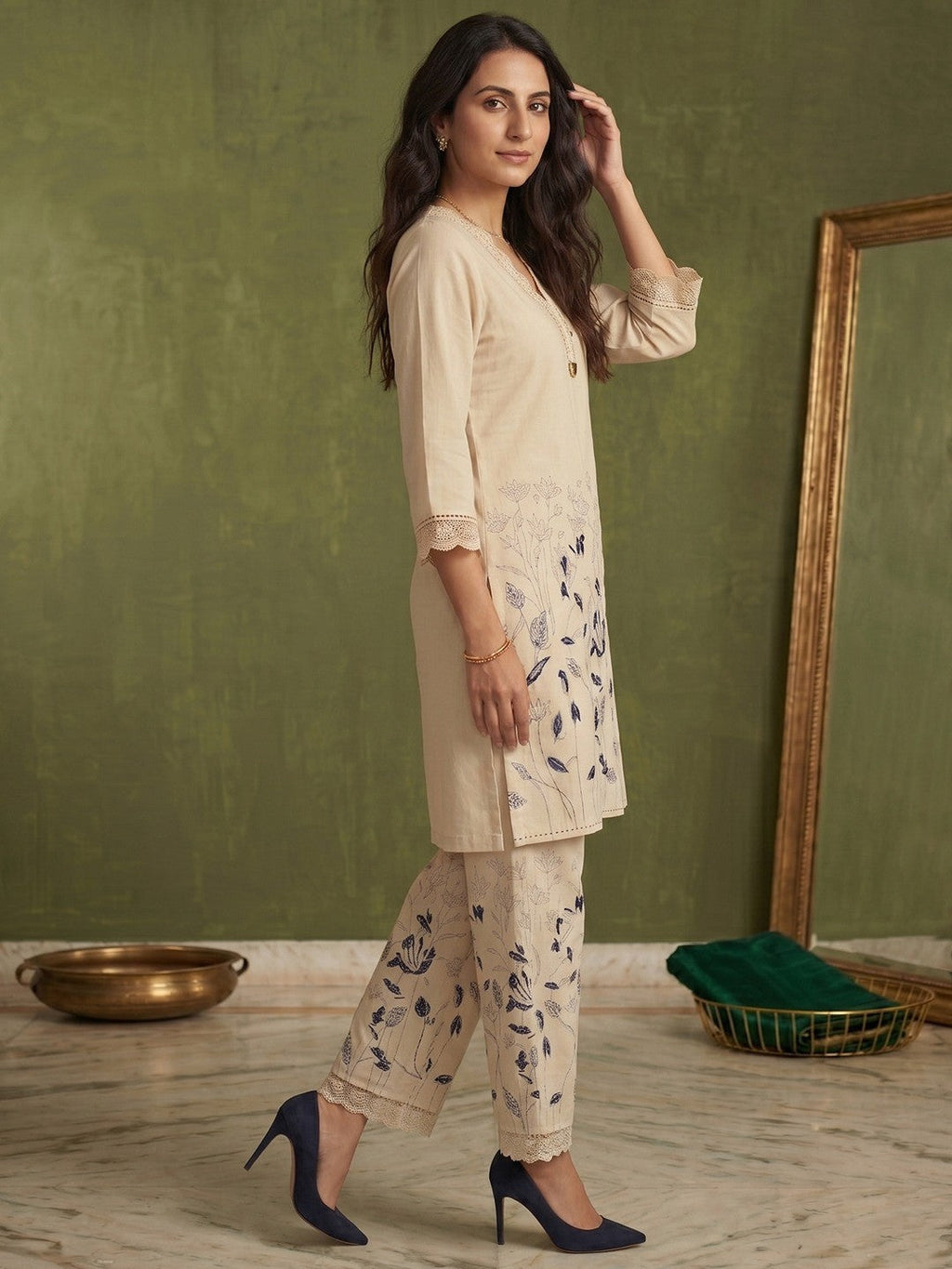 Cream Floral Printed Pure Cotton Straight Cut Top Bottom Set Elegant Look
