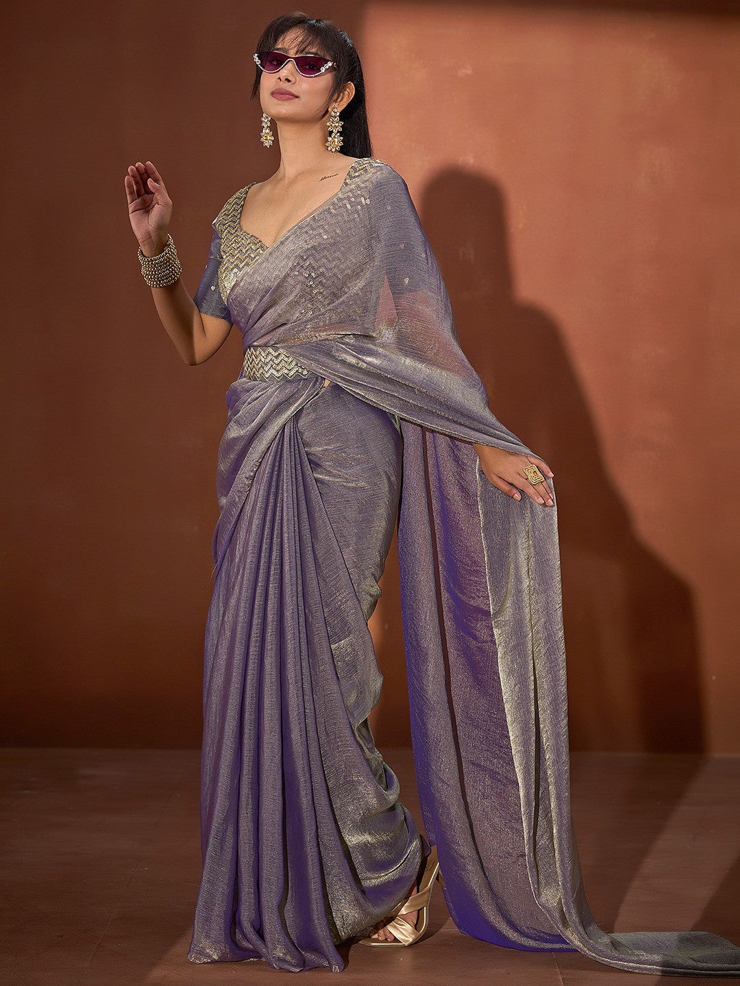 Trendy Greyish Purple Solid Art Silk Saree With Stylish Belt & Tassel Pallu Detailing