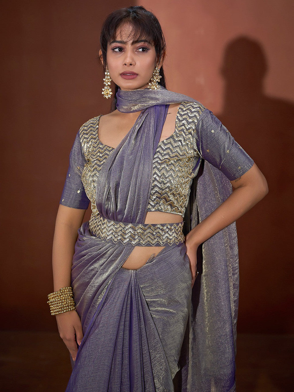 Trendy Greyish Purple Solid Art Silk Saree With Stylish Belt & Tassel Pallu Detailing