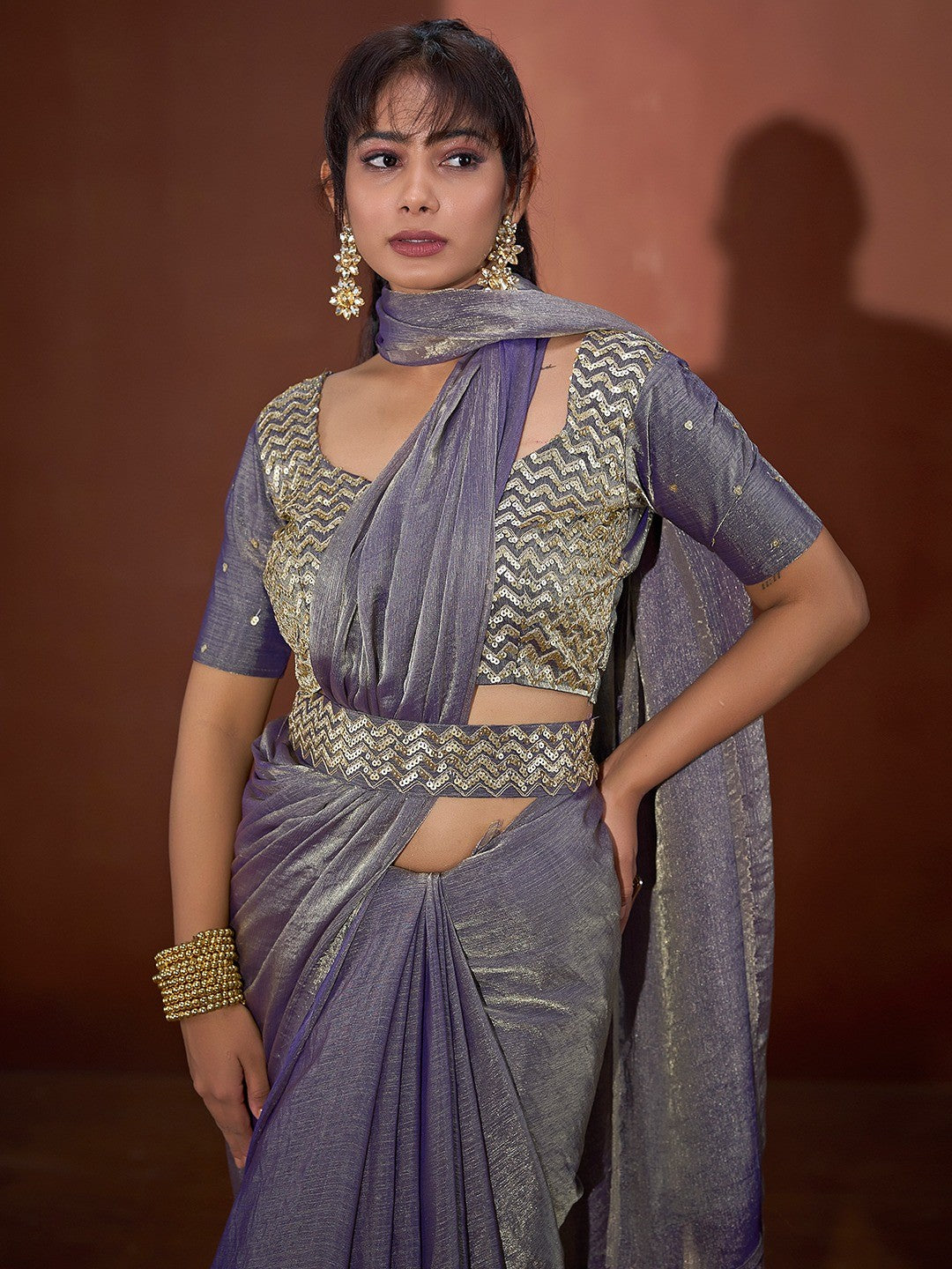 Trendy Greyish Purple Solid Art Silk Saree With Stylish Belt & Tassel Pallu Detailing