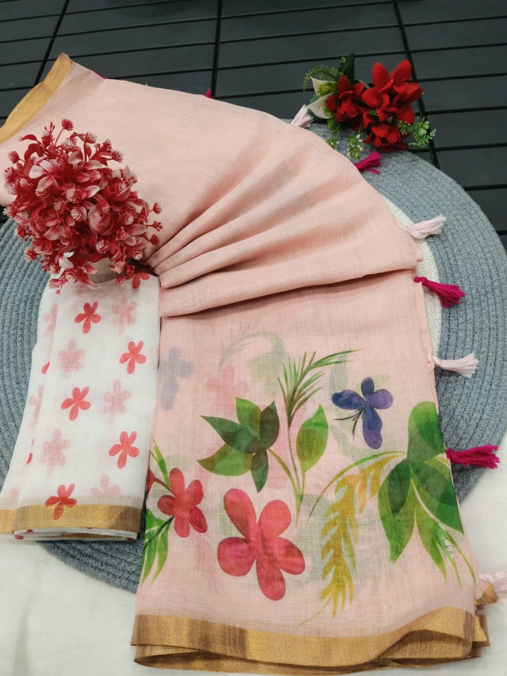 Elegant Peach Floral & Flamingo Digital Printed Linen Saree with Artistic Detailing