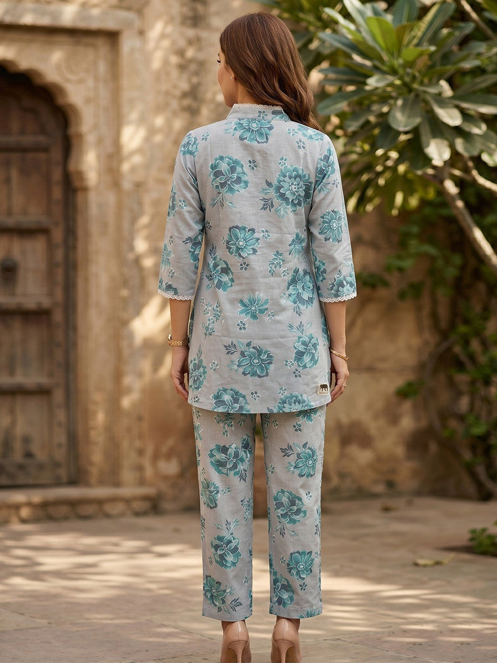 Green Floral Print Linen Two Piece Set with Modern Patterns and Soft Feel