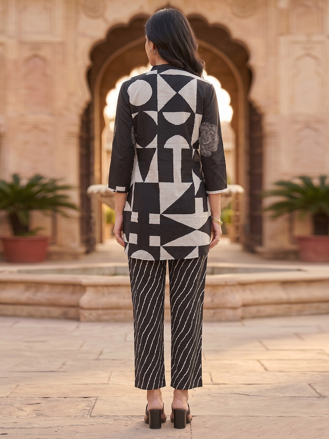 Elegant Black Abstract Print Pure Cotton Top Bottom Set Minimal Ethnic Look