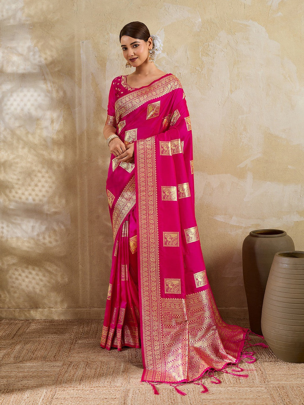 Elegant Magenta Silk Blend Zari Work Saree for Festive Occasions