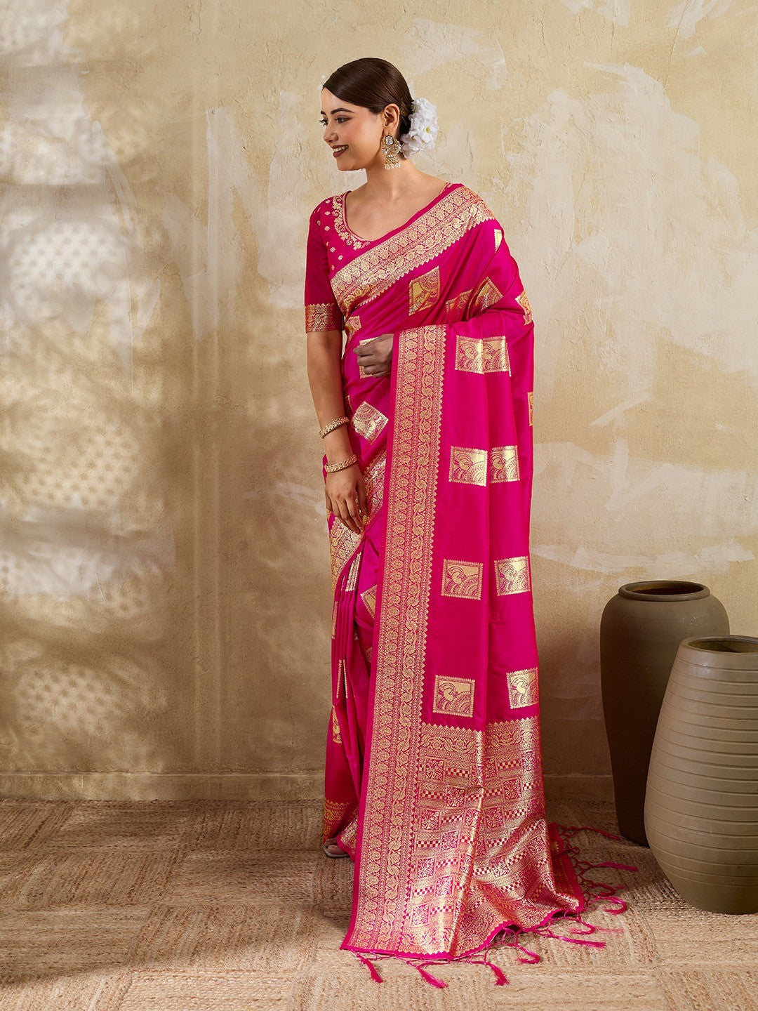 Elegant Magenta Silk Blend Zari Work Saree for Festive Occasions