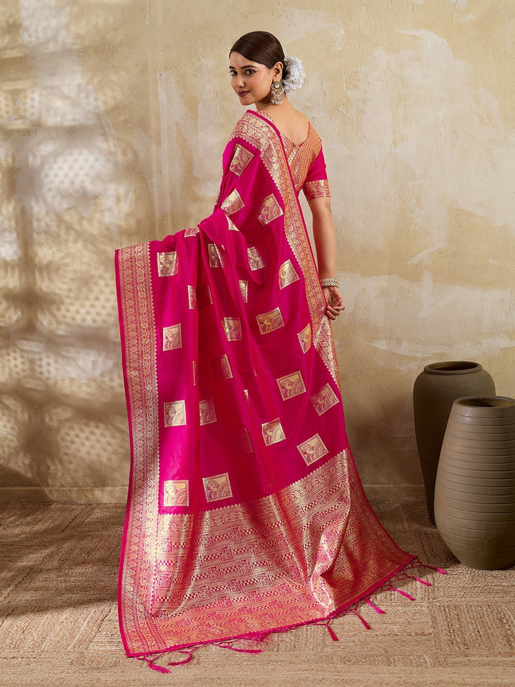 Elegant Magenta Silk Blend Zari Work Saree for Festive Occasions