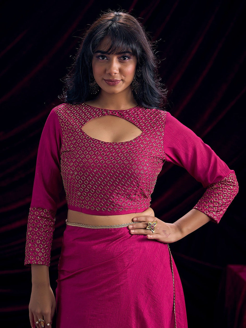 Stylish Pink Solid Art Silk Saree Featuring Lace Border With Embroidered Unstitched Blouse Piece