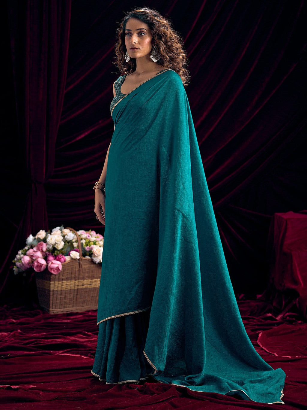 Stylish Teal Solid Art Silk Saree Featuring Lace Border With Embroidered Unstitched Blouse Piece