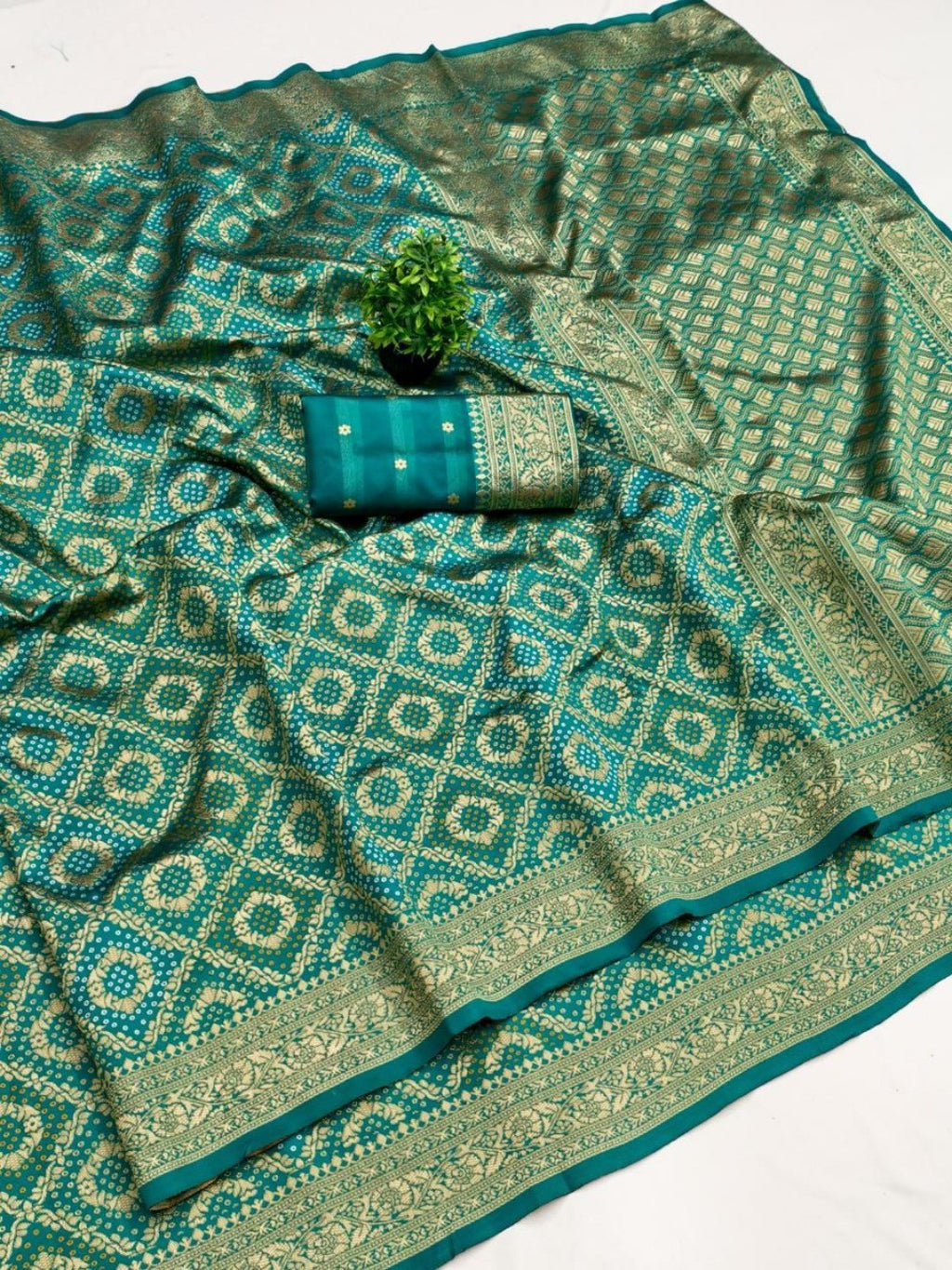 Classic Rama Green Silk Blend Saree with Zari Work Refined Festive Appeal