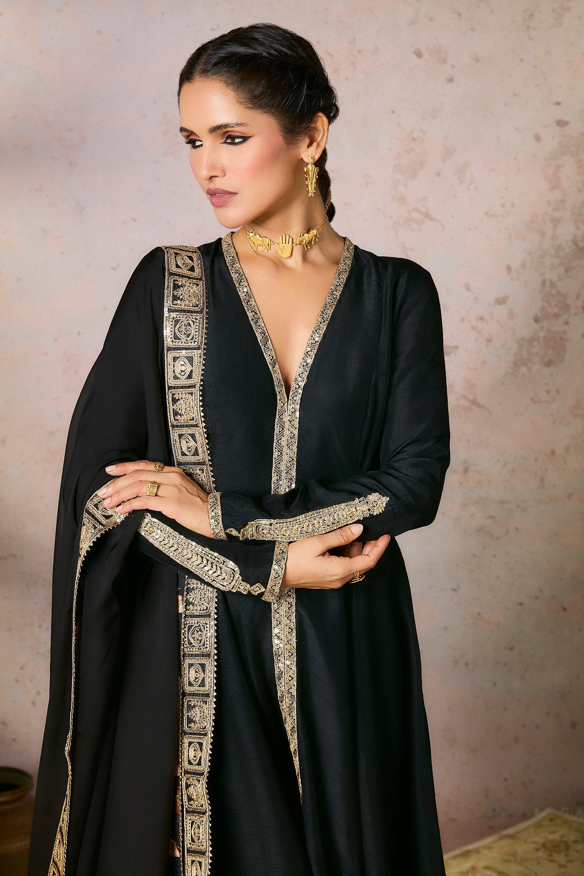 Black Whispering Lily Set