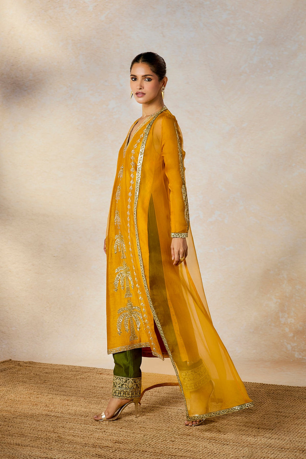 The Aam Panna Kurta Set