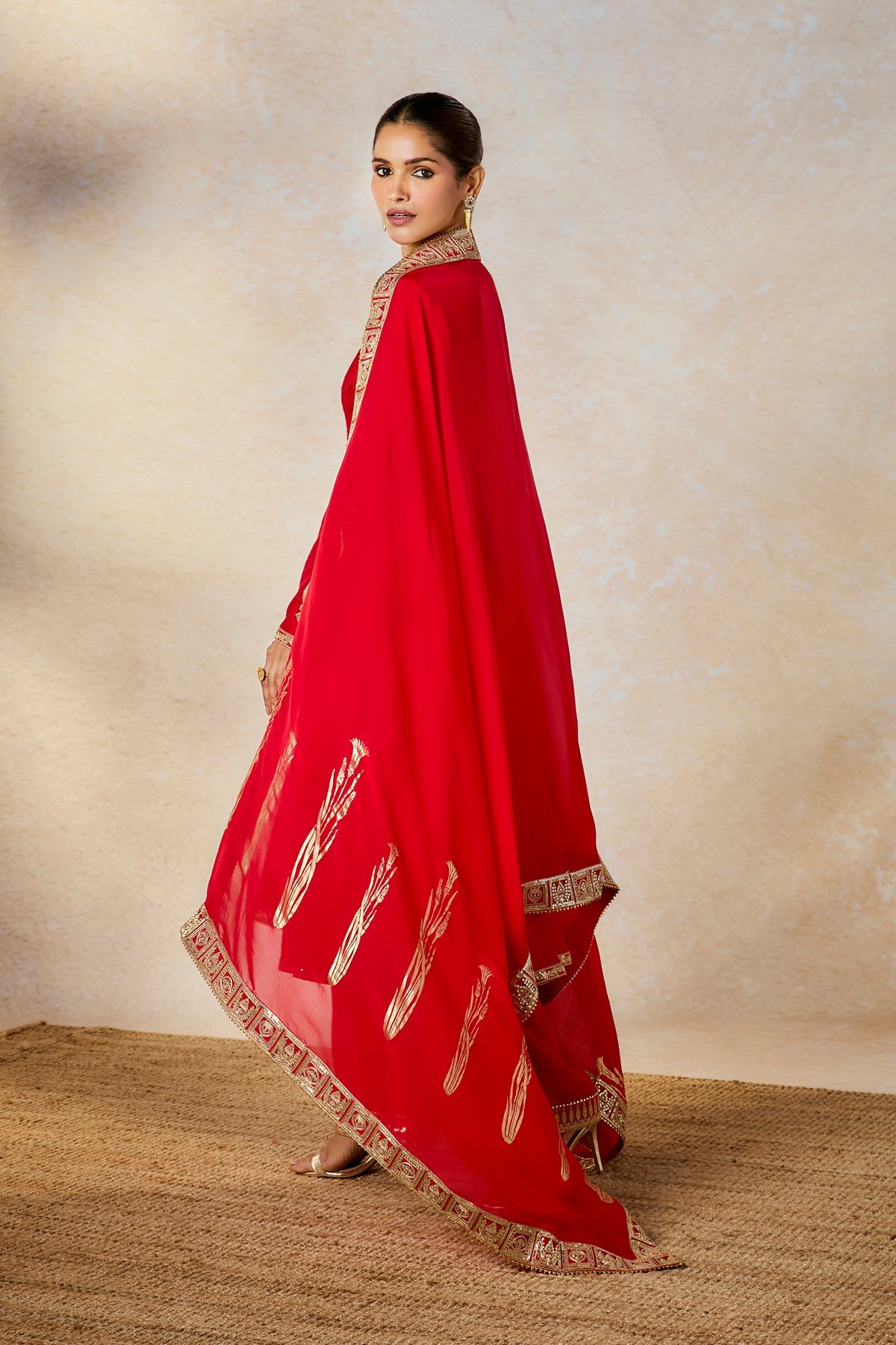 Red Whispering Lily Set