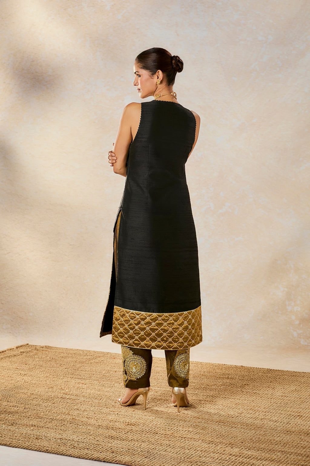 The Kala Khatta Salwar Set
