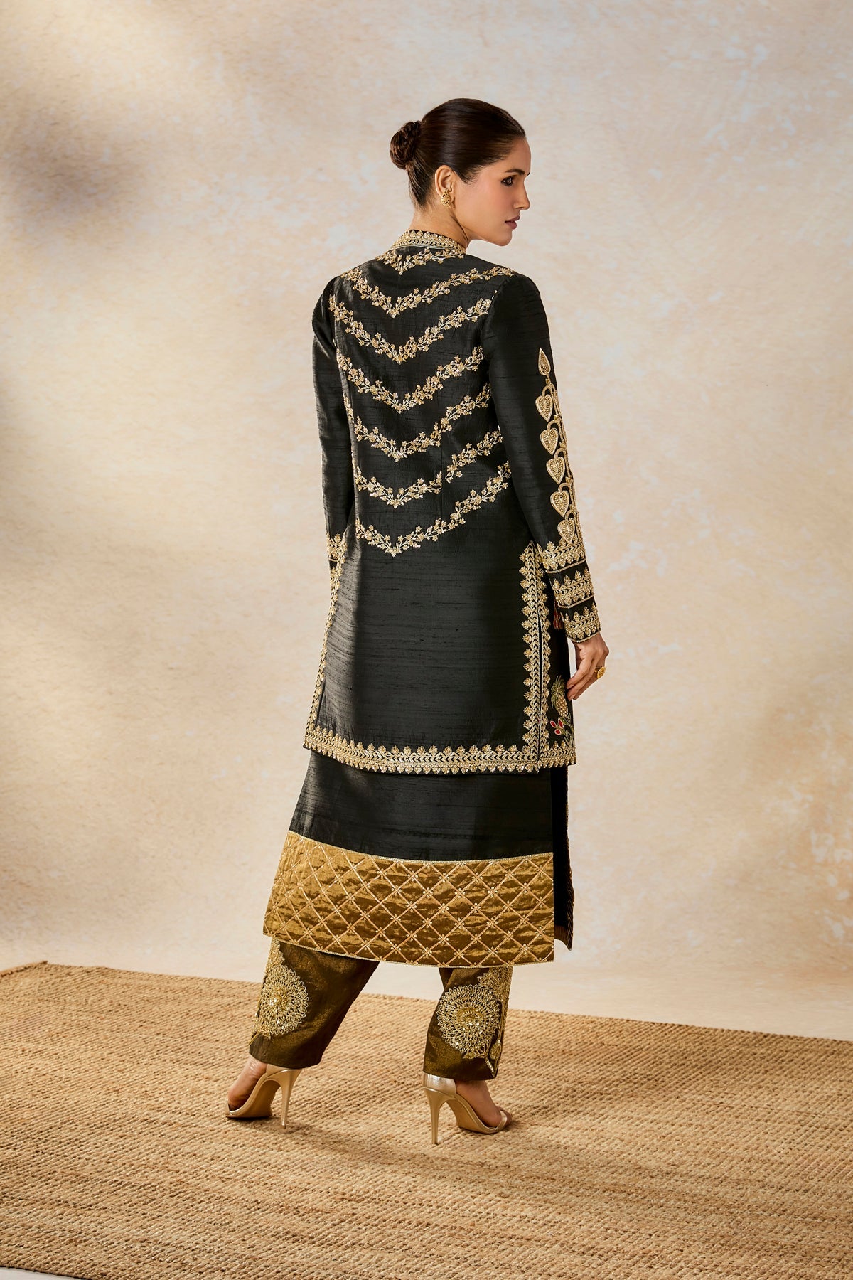 The Kala Khatta Salwar Set