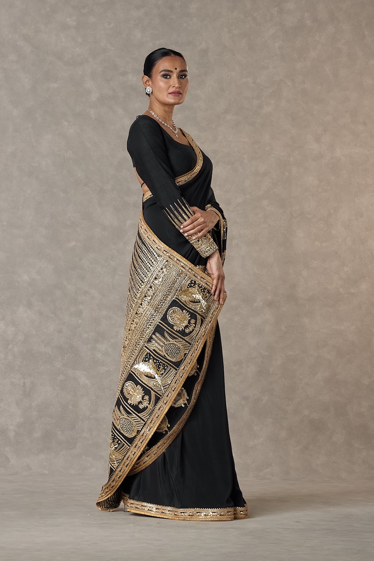 Black Son-Patti Saree