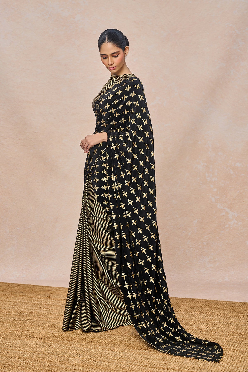 Black Triangular Flower Saree