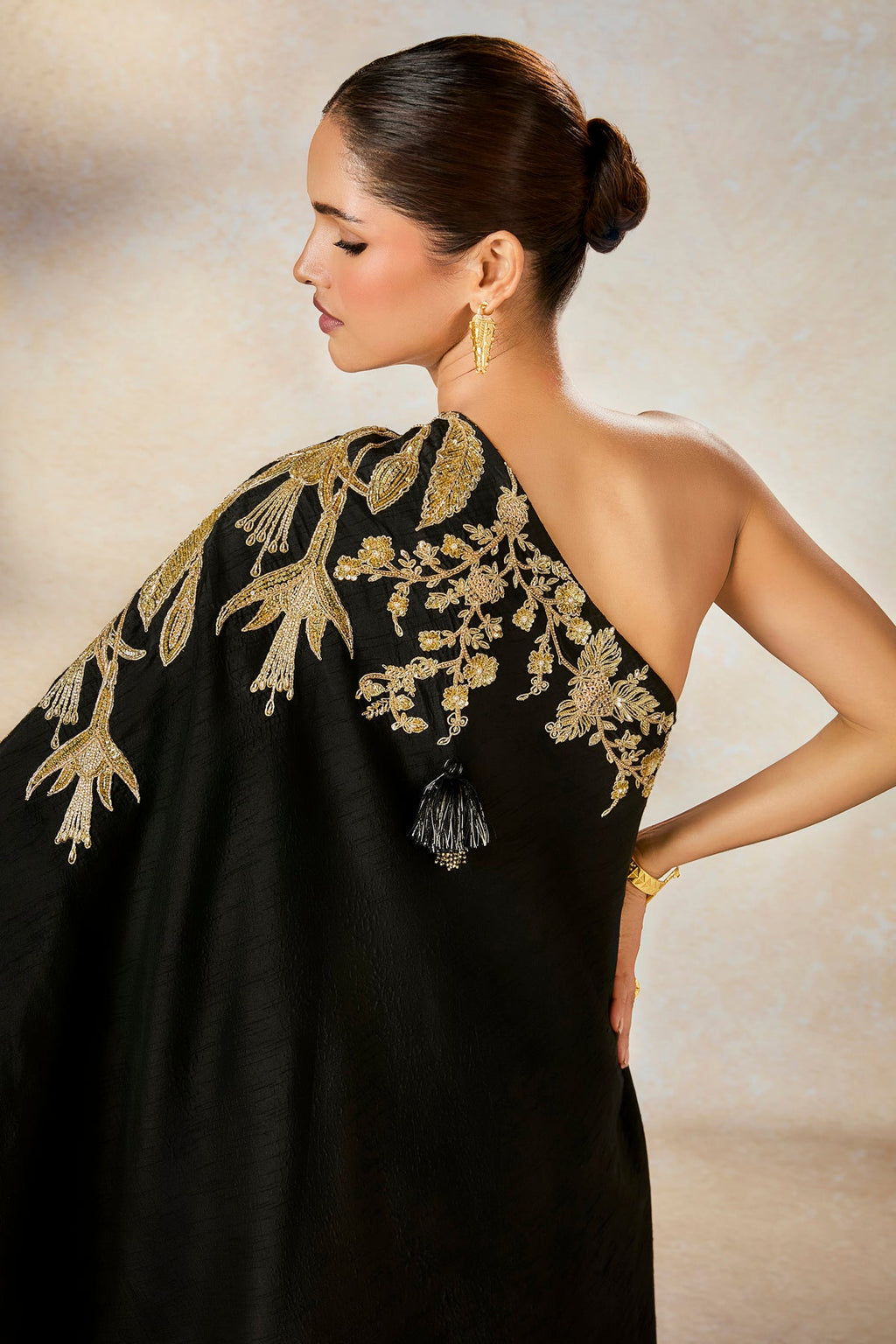 The Raat Rani One Shoulder Set