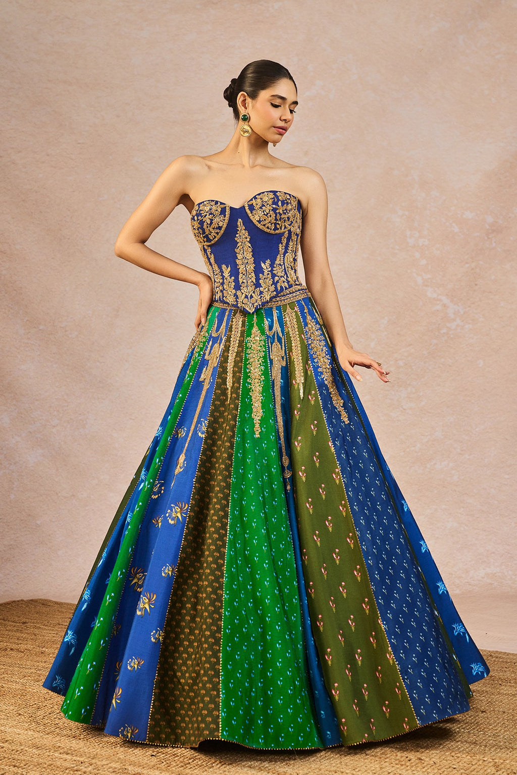 The 'Rango Sa Jahan' Lehenga