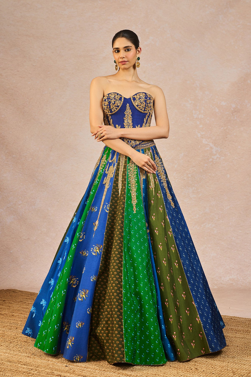 The 'Rango Sa Jahan' Lehenga