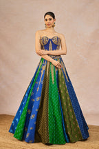 The 'Rango Sa Jahan' Lehenga