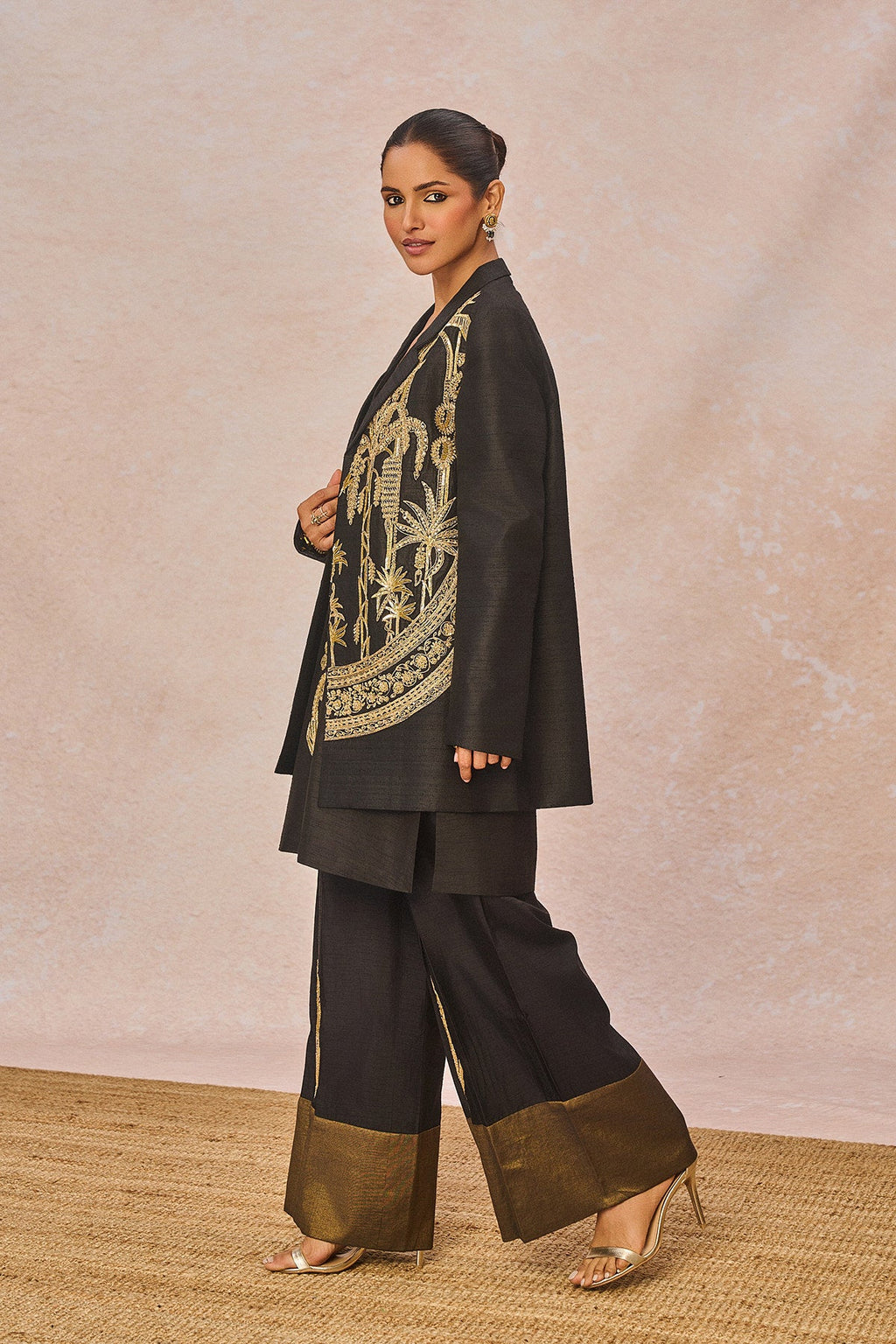 'The Aankho Ka Paigam' Blazer Set