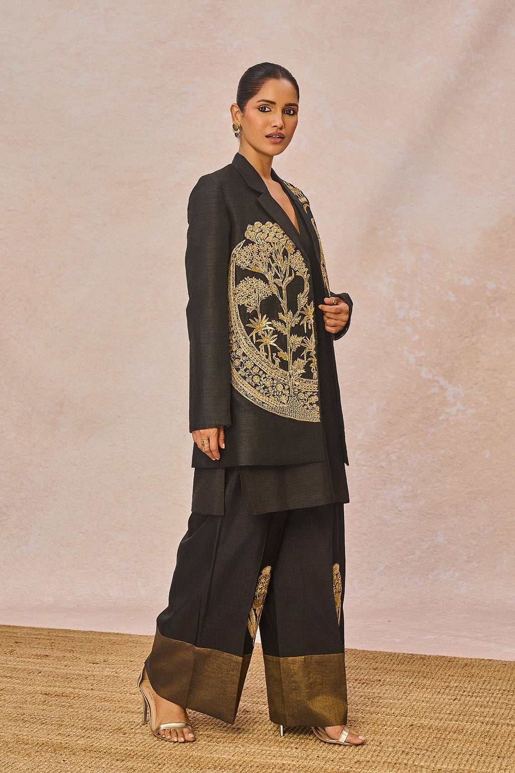 'The Aankho Ka Paigam' Blazer Set