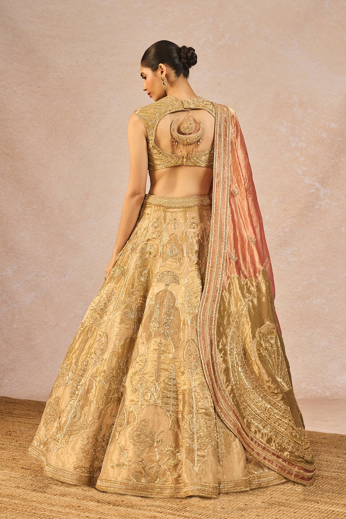 The 'Fasl E Gul' Lehenga