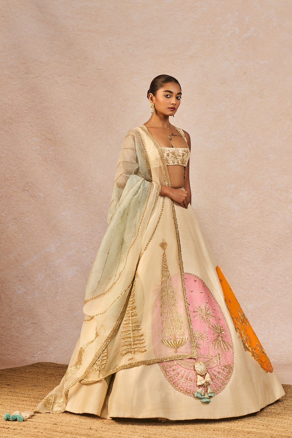 The 'Mahekti Hui Chandni' Lehenga