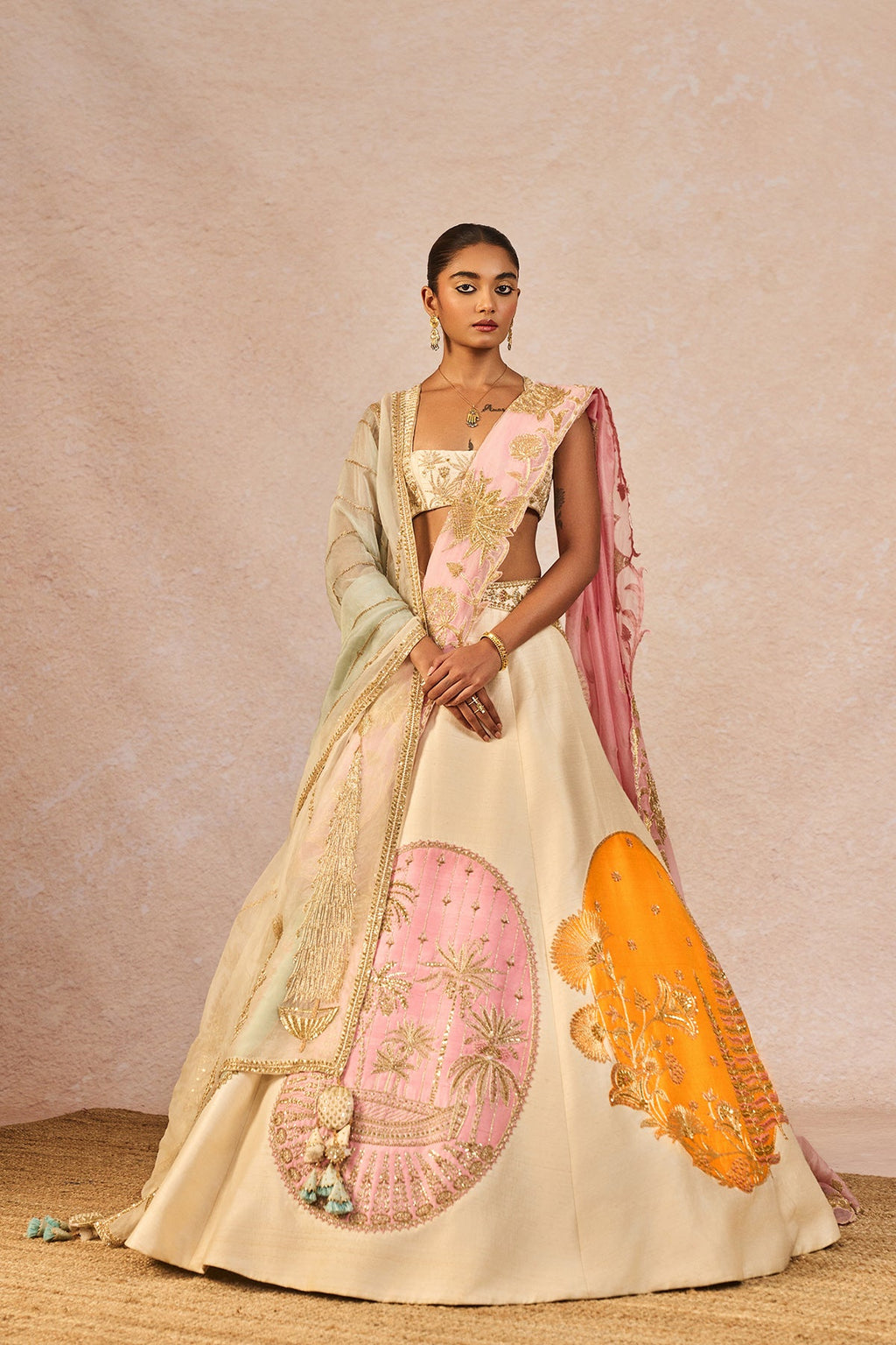 The 'Mahekti Hui Chandni' Lehenga