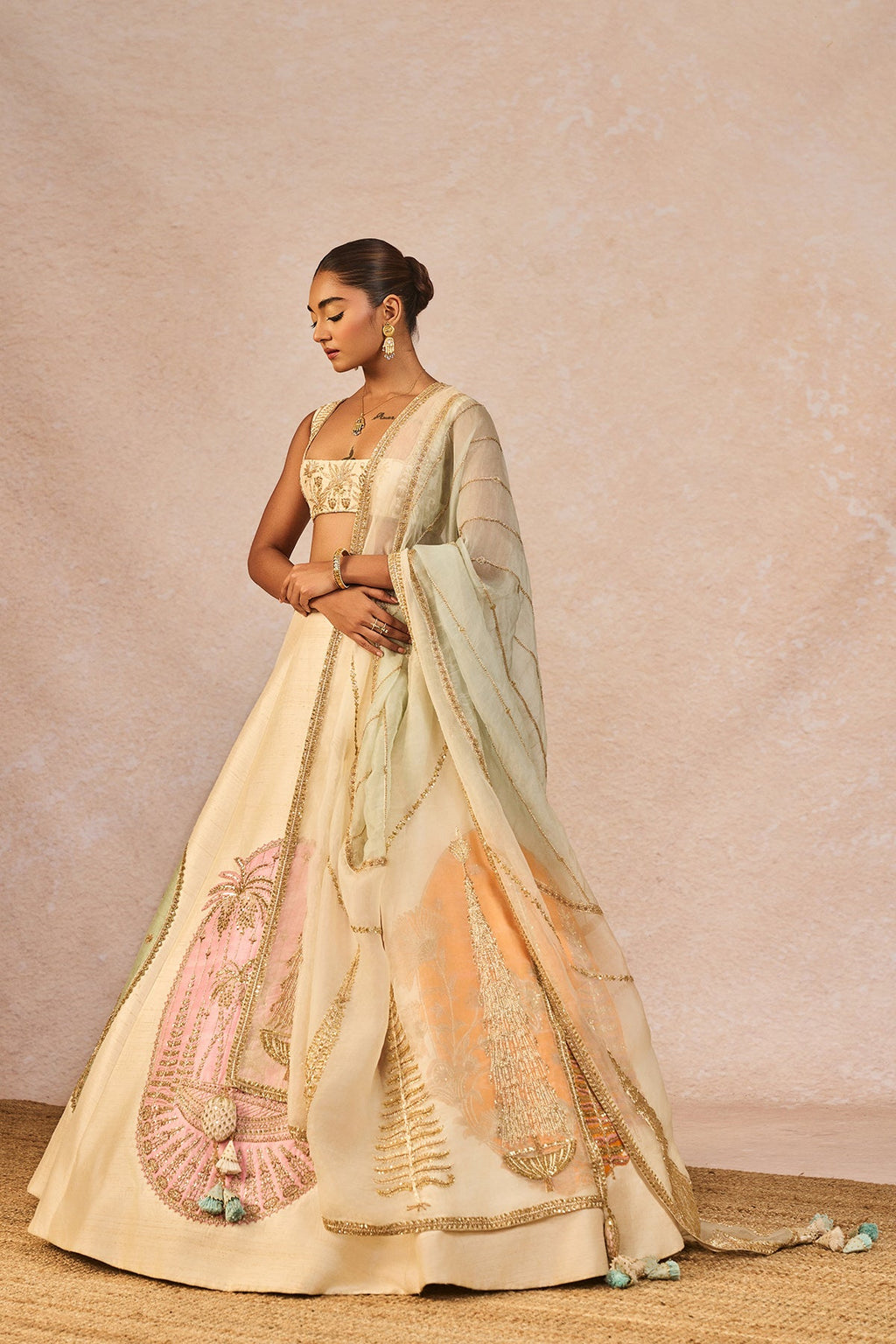 The 'Mahekti Hui Chandni' Lehenga