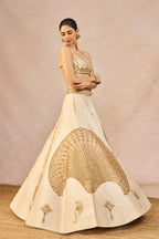 The 'Pehli Kiran' Lehenga