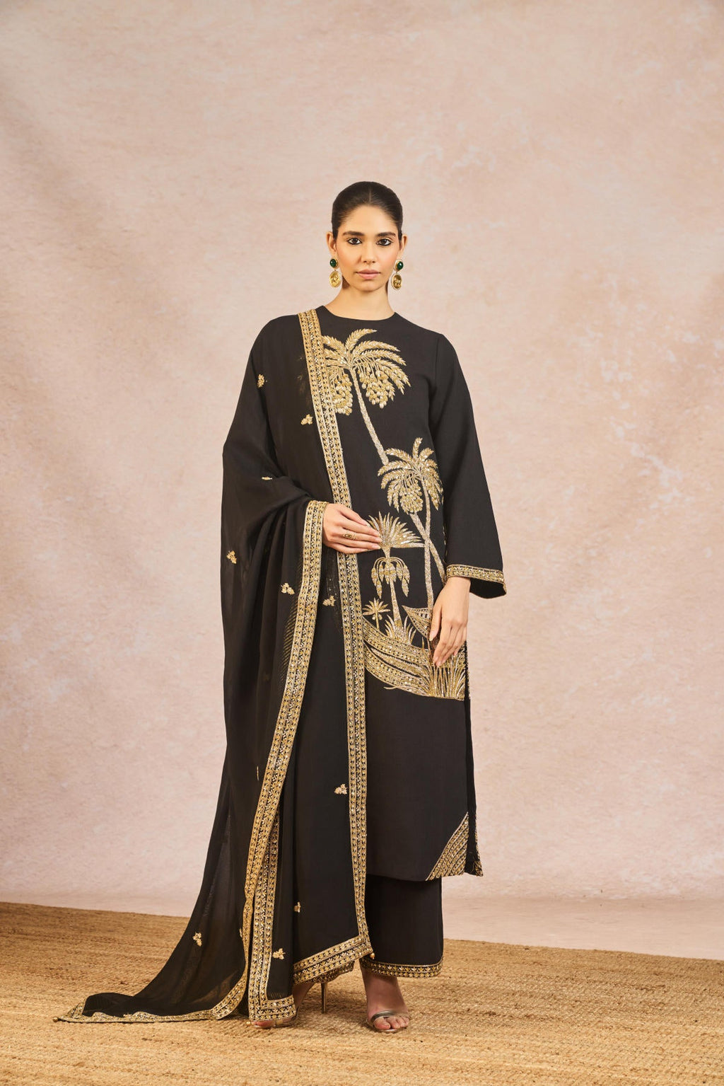 The Chand Kinara Kurta Set