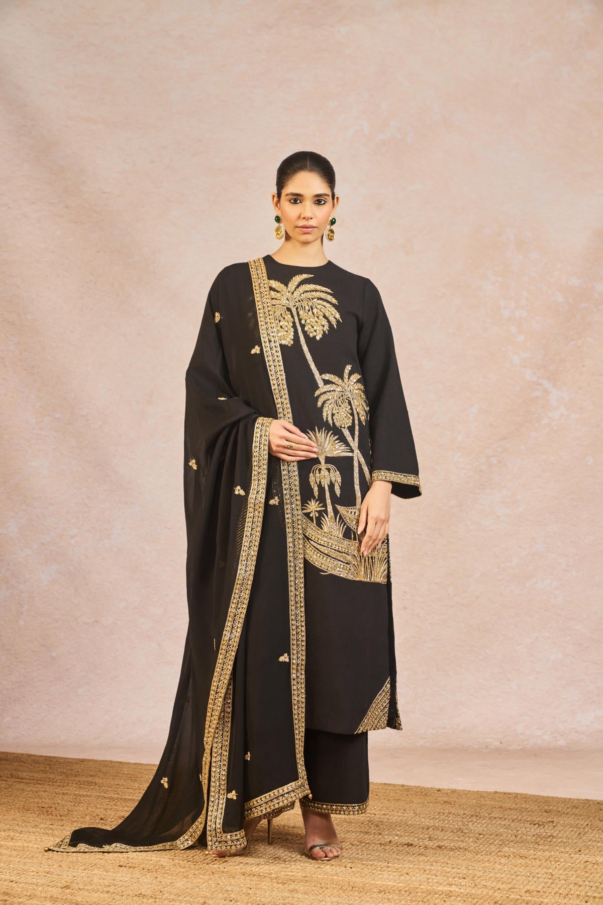 The Chand Kinara Kurta Set