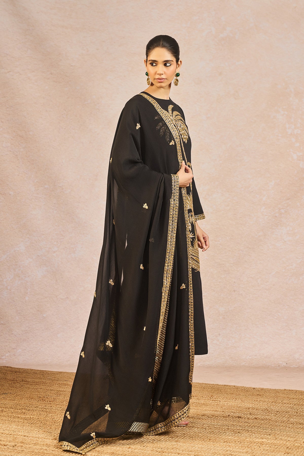 The Chand Kinara Kurta Set
