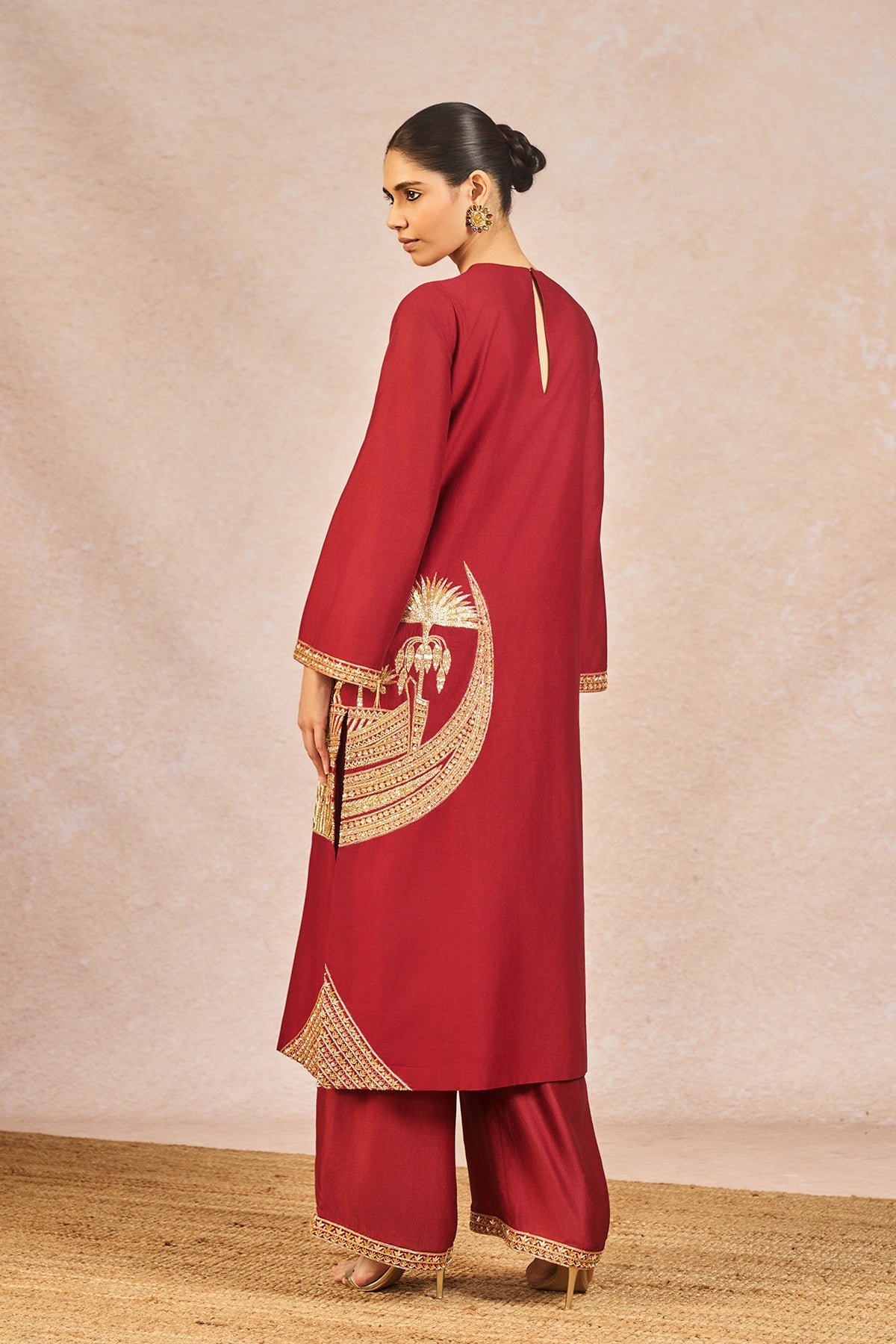 'Laal Chaand Kinara' Set